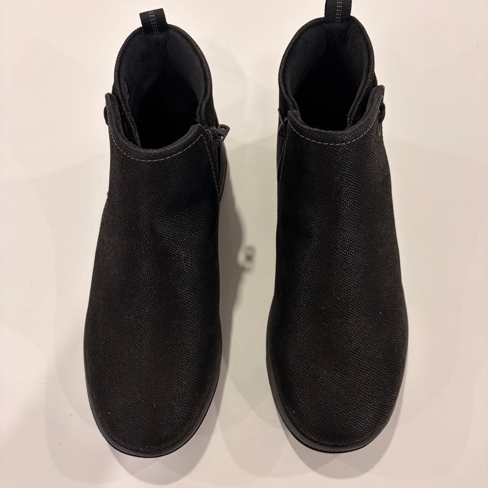 Clarks Black Breeze Derby Women's Ankle Boots Booties